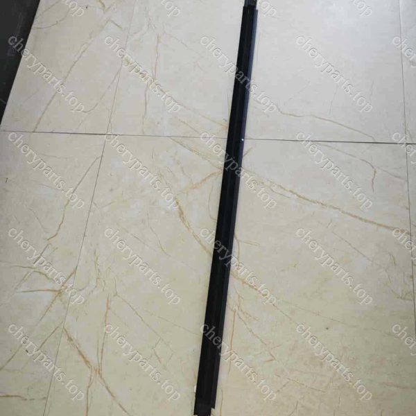 F18-6107118 Right Front Door Glass Outer Water Retaining Strip 1153